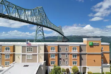 Holiday Inn Express & Suites Astoria by IHG