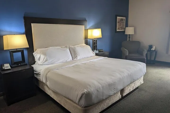 Room 4 of 17