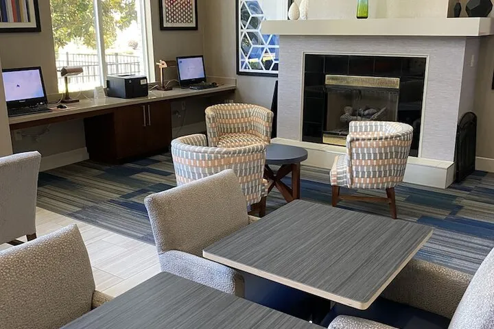 Lobby lounge