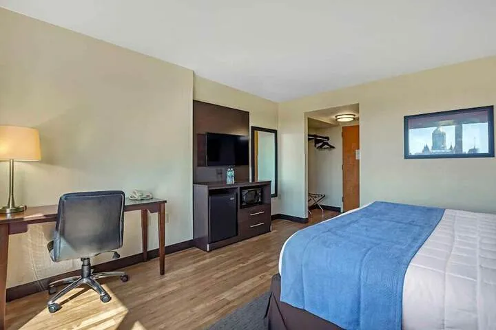 Room 3 of 9