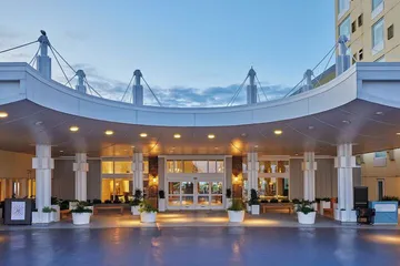 Newport Harbor Island Resort