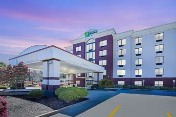 Holiday Inn Express Hotel & Suites Birmingham - Inverness by IHG