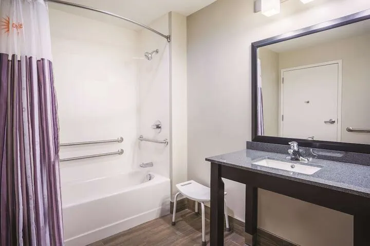 Room 4 of 24
