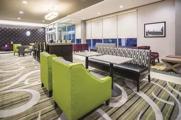 La Quinta Inn & Suites by Wyndham Clifton Park / Saratoga Area