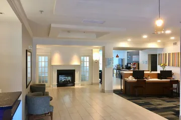 Holiday Inn Express & Suites Bethlehem Arpt-Allentown Area