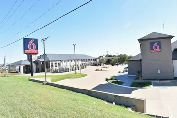 Motel 6 Brenham TX
