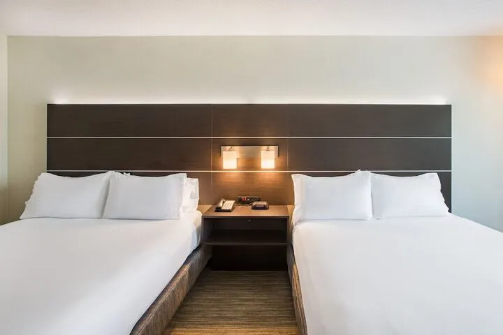 Room 5 of 39