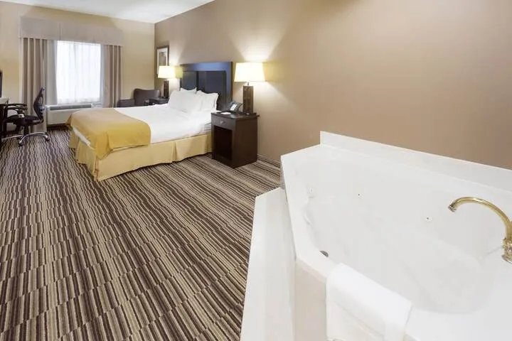 Room 4 of 55