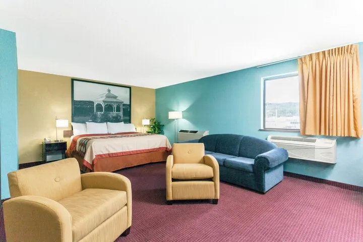Room 3 of 18
