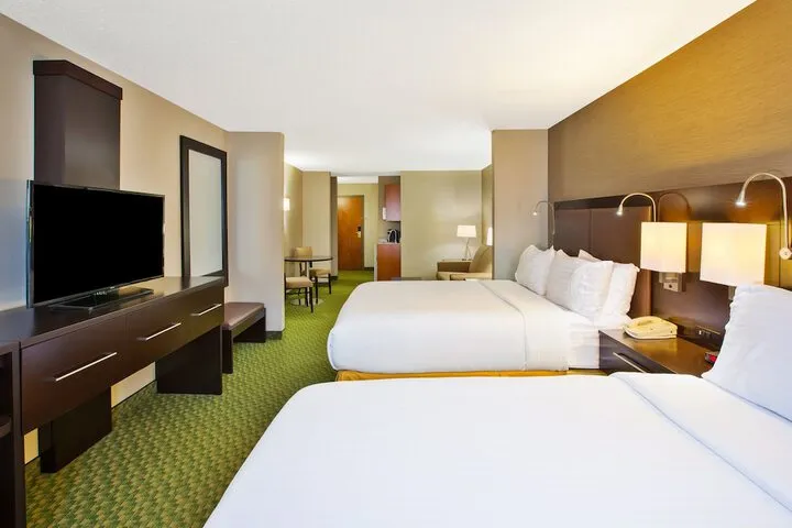 Room 2 of 78