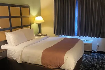 Quality Inn & Suites Marinette