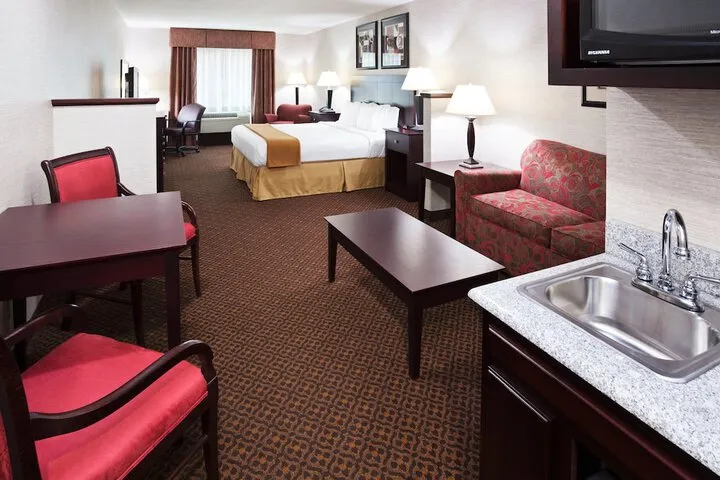 Room 5 of 41