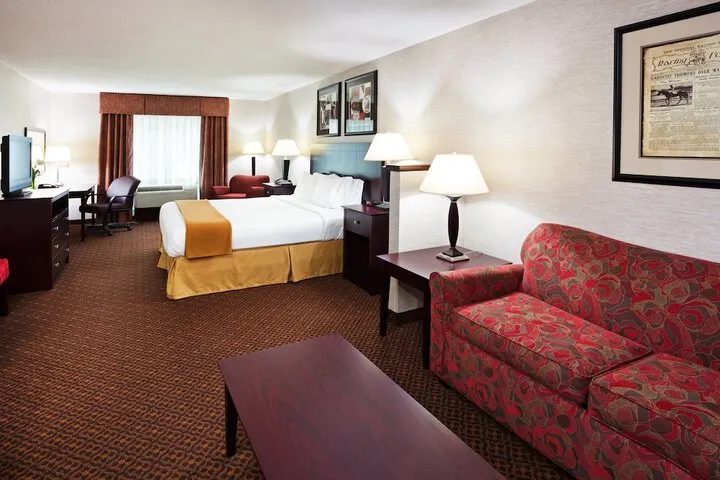 Room 4 of 41