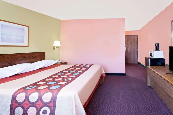 Room 5 of 15