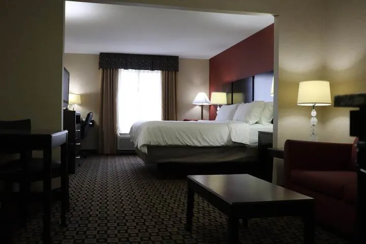 Room 4 of 38