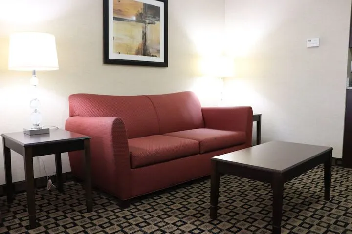 Room 5 of 38