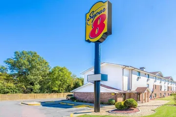 Super 8 by Wyndham Richmond / Broad Street