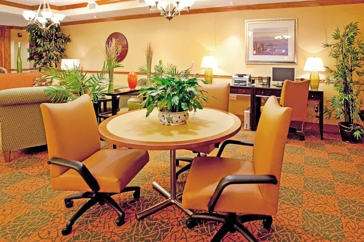 Lobby lounge