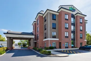 Holiday Inn Express Hotel & Suites Cleveland - Richfield by IHG