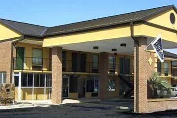 Travelers Inn & Suites