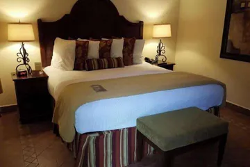 Los Arboles Hotel