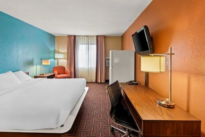Room 5 of 20