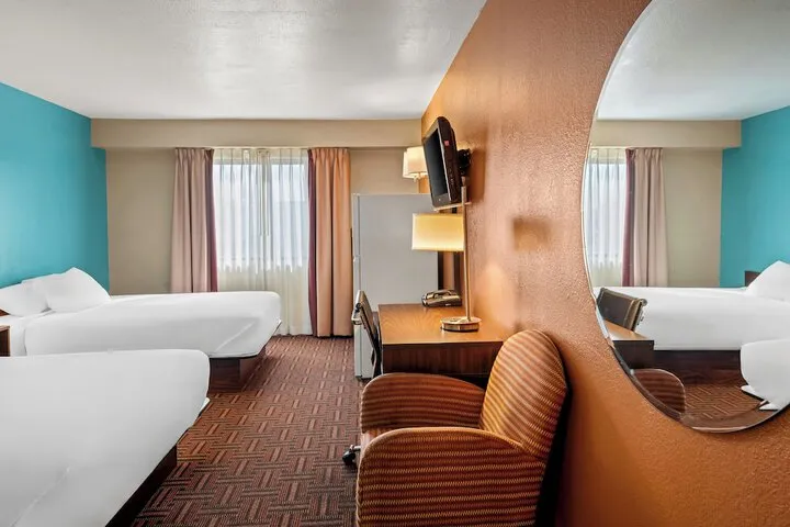 Room 3 of 20