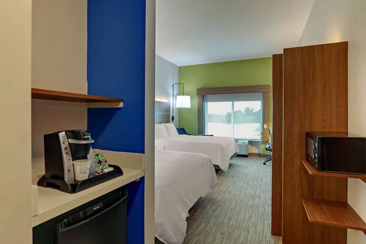 Room 4 of 51