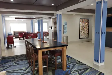 Holiday Inn Express Arlington by IHG