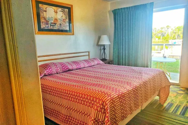 Room 4 of 34