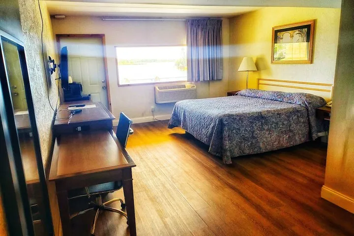 Room 3 of 34