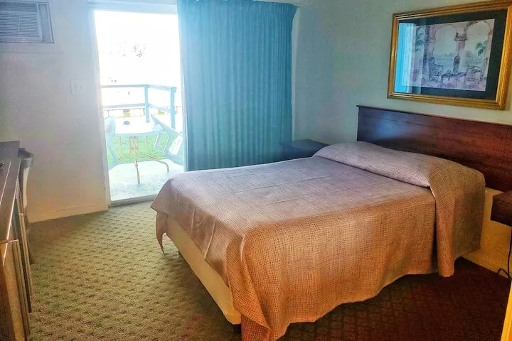 Room 5 of 34