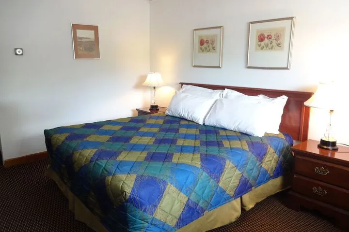 Room 3 of 64