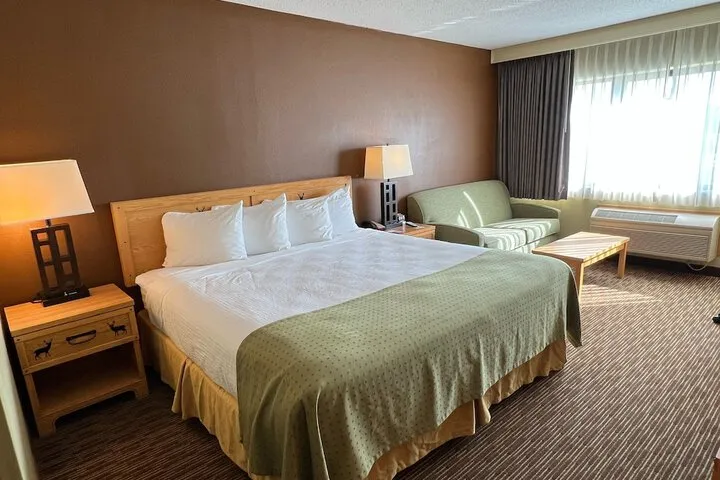 Room 5 of 37