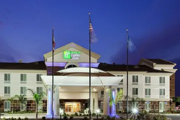 Holiday Inn Express & Suites Dinuba West by IHG