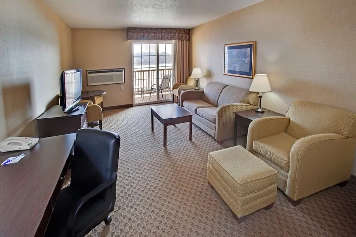 Room 3 of 41