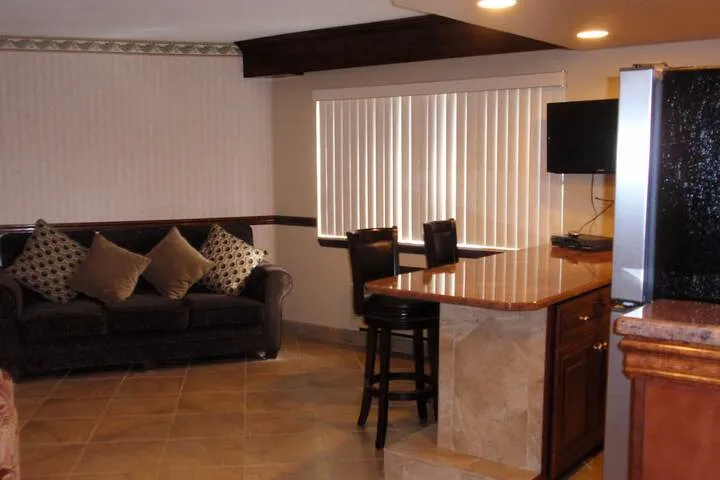 Room 3 of 28