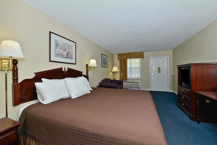 Room 3 of 18