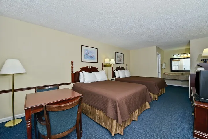 Room 5 of 18
