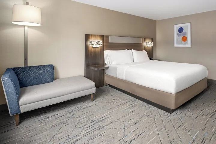 Room 3 of 36