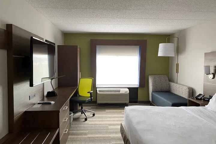 Room 3 of 39
