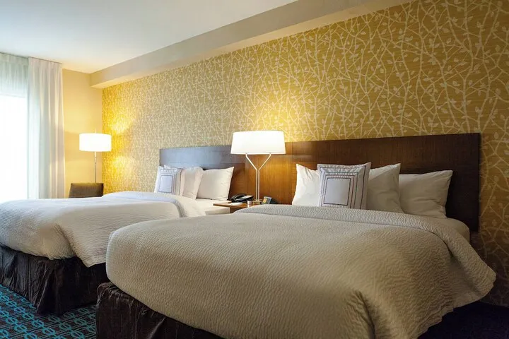 Room 4 of 18