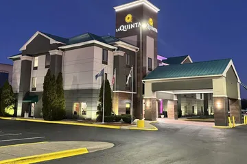 La Quinta Inn & Suites by Wyndham Louisville East
