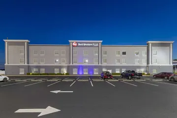 Best Western Plus Brunswick Inn & Suites