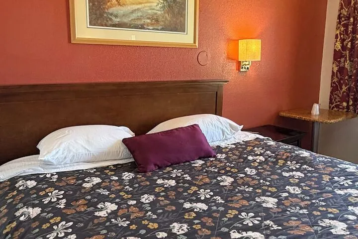 Room 5 of 19