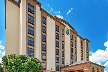 Holiday Inn Express & Suites Houston - Memorial Park Area by IHG