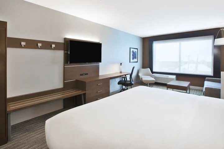 Room 2 of 24