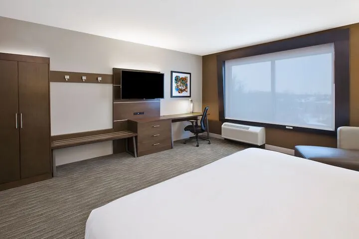 Room 3 of 24