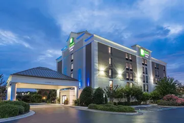 Holiday Inn Express Hotel & Suites Wilmington-University Center by IHG