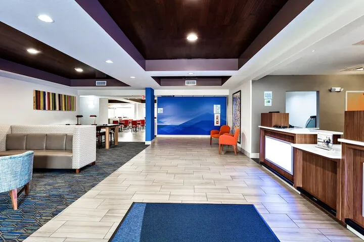 Check-in/check-out kiosk